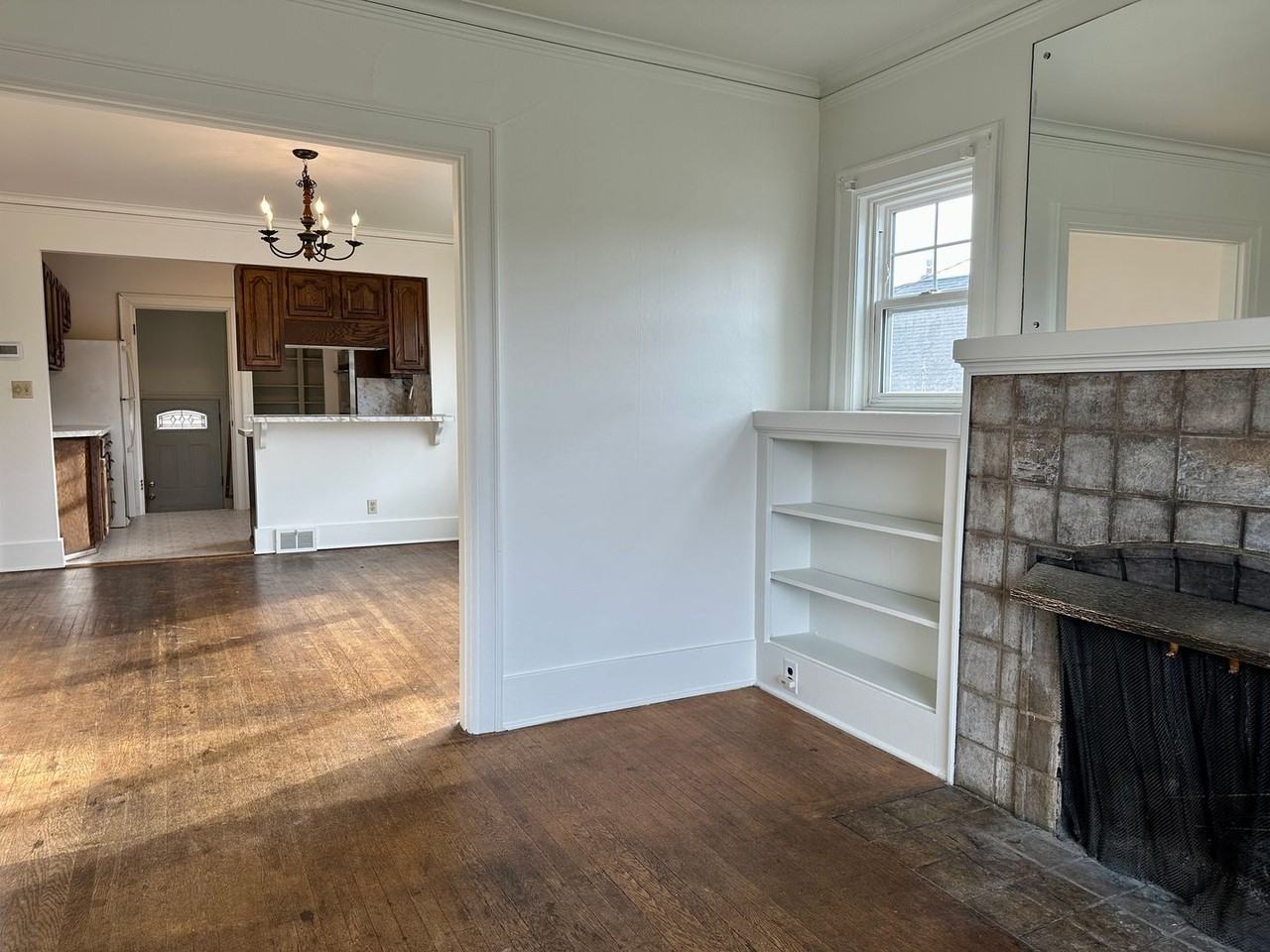 7612 6th Ave Ne - Photo 6 of 29