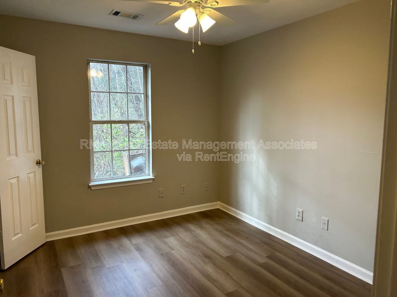 819 E Solomon St - Photo 5 of 7