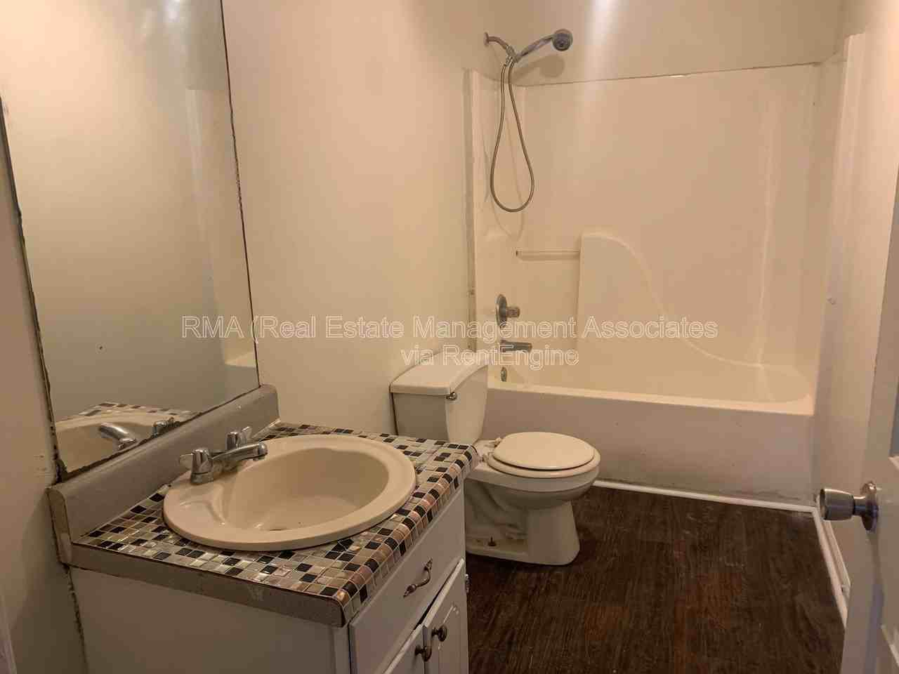 819 E Solomon St - Photo 7 of 7