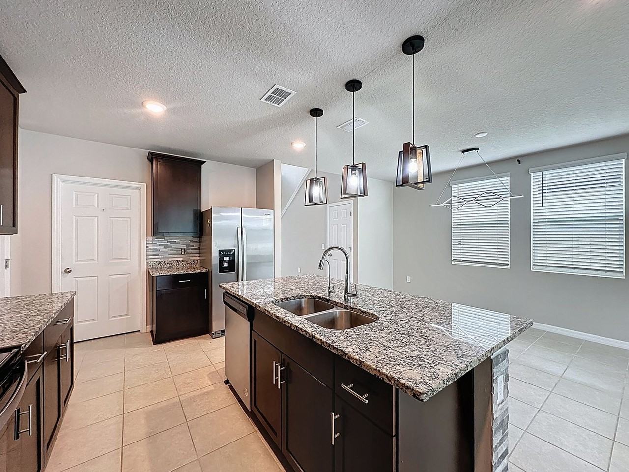 1812 Carnostie Rd - Photo 5 of 46