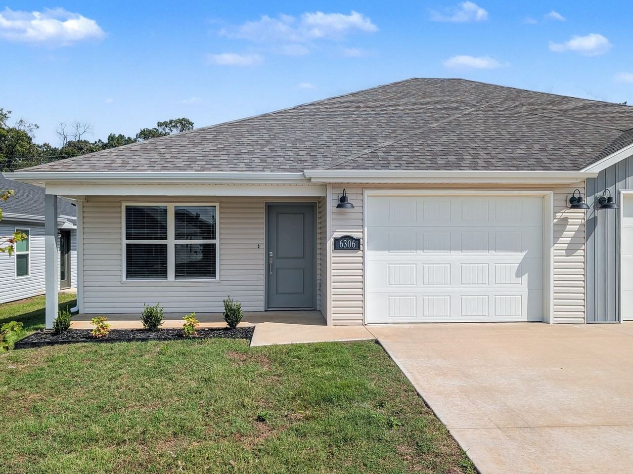 6306 Nw Kathleen St - Photo 2 of 20