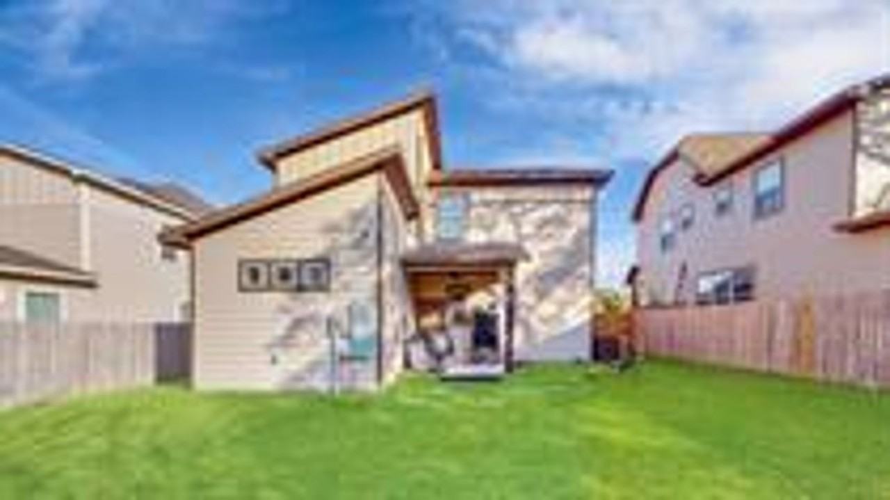 311A Fairway Dr - Photo 2 of 9