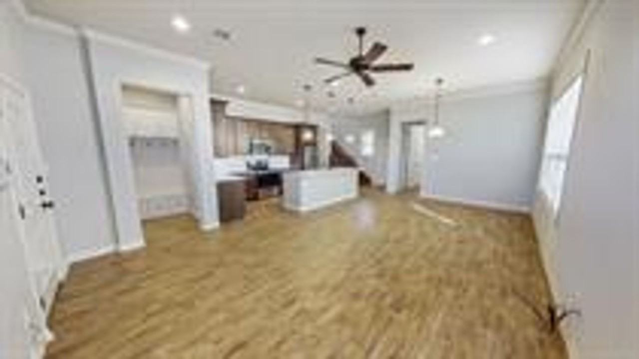 311A Fairway Dr - Photo 3 of 9