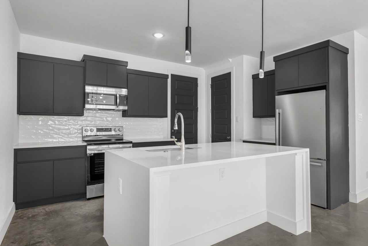 3013 Alpha Wolf Ct - Photo 6 of 37