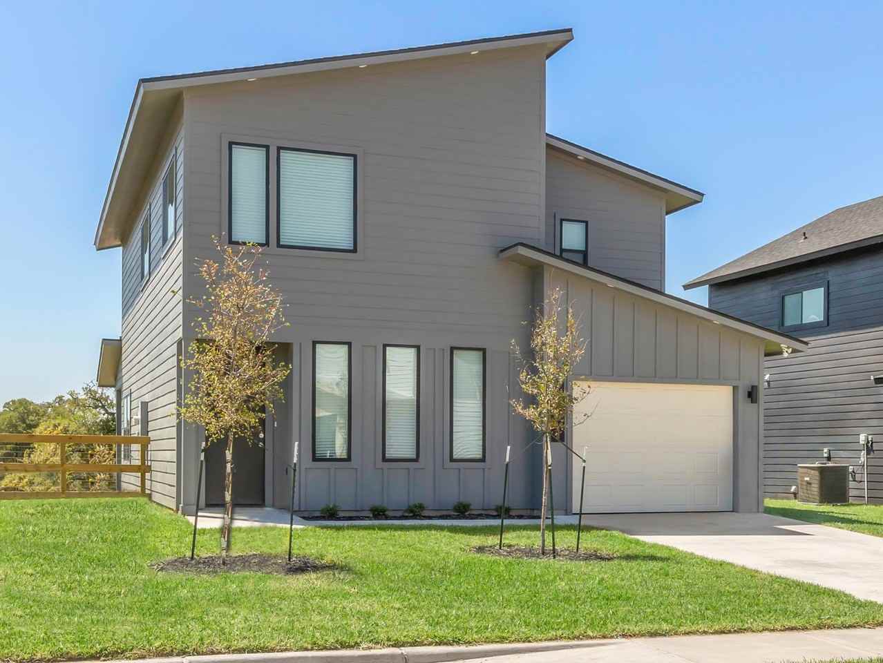 4134 Jeanne Dr - Photo 2 of 19