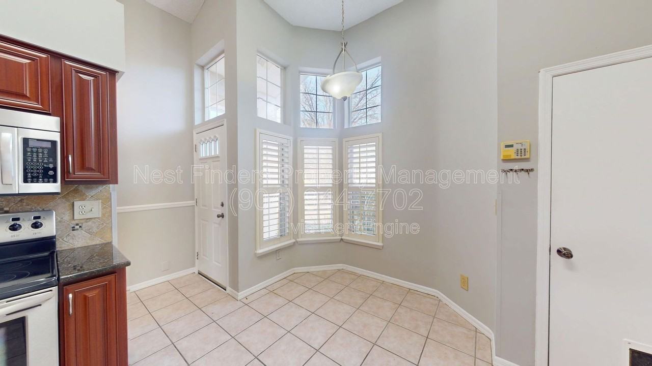 1738 Chandelier Cir E - Photo 4 of 24