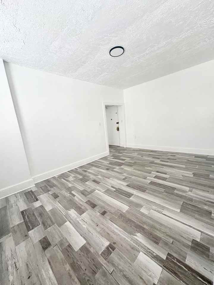 5400 7th St Nw - Photo 2 of 6