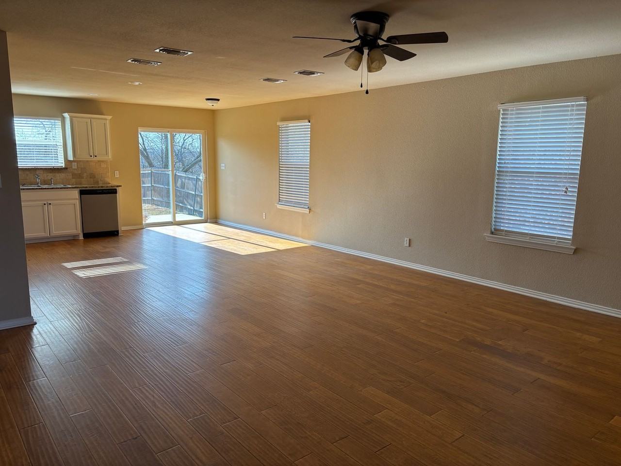 3335 Preston Club Dr - Photo 3 of 11