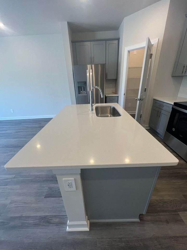 1718 Braemar Village Dr - Photo 5 of 25