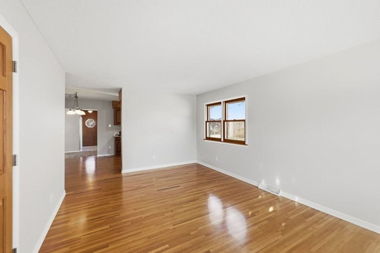 3212 Ashwood Dr - Photo 2 of 24