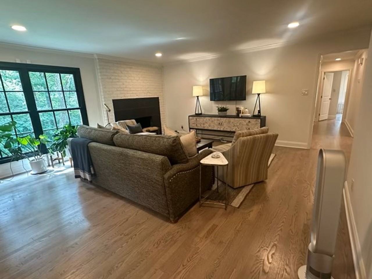 8120 Ainsworth Dr - Photo 3 of 22