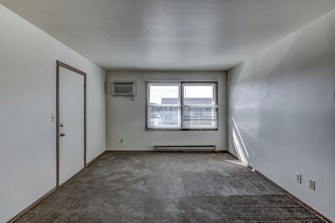 1117 Imperial Circle - Photo 7 of 28