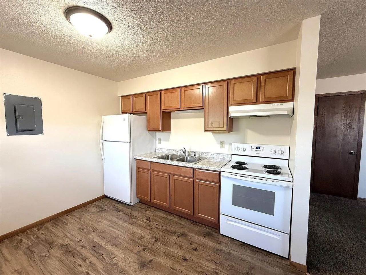 2602 Fryklund Dr - Photo 4 of 15