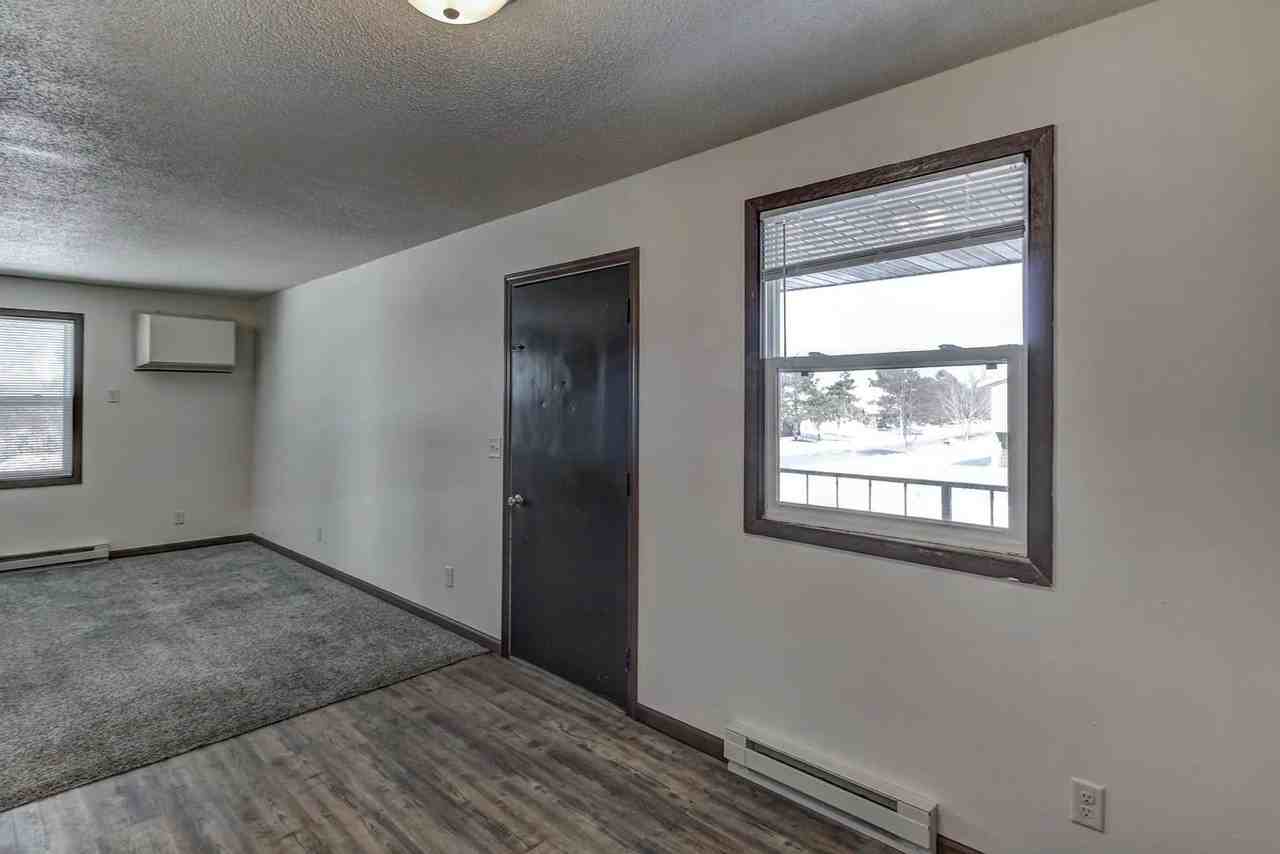 2602 Fryklund Dr - Photo 5 of 15