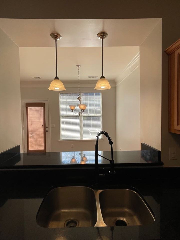 2310 Elliott Ave - Photo 7 of 21