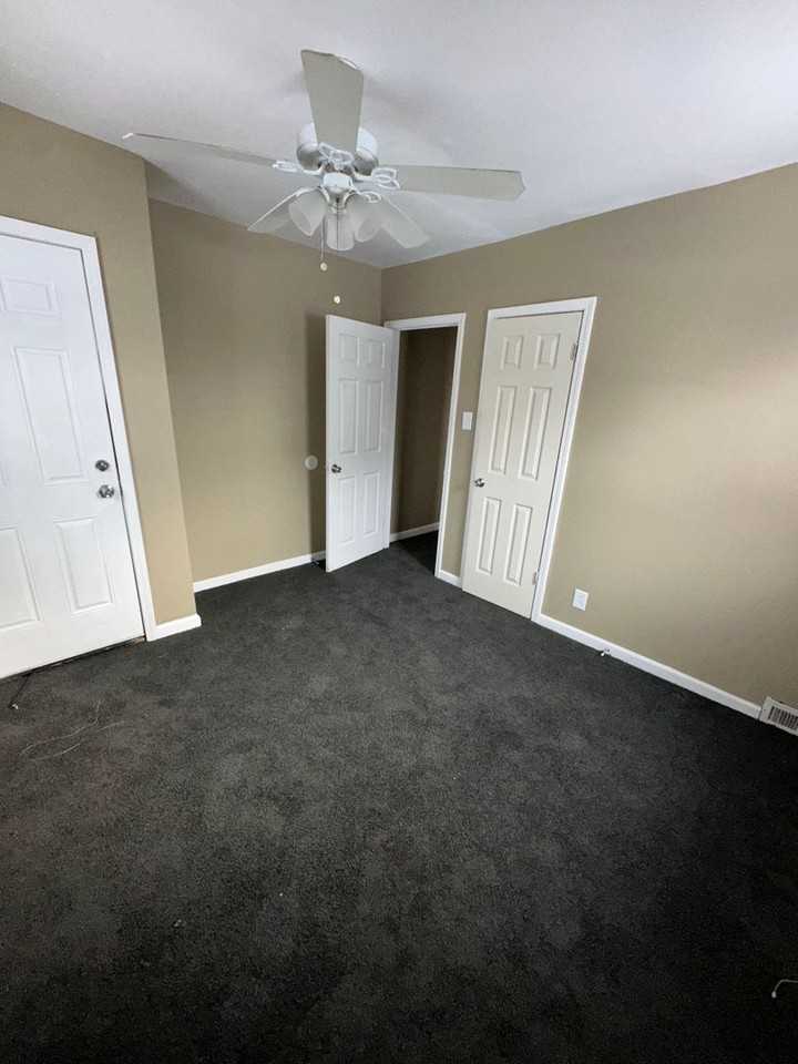 15361 Sorrento St - Photo 4 of 7