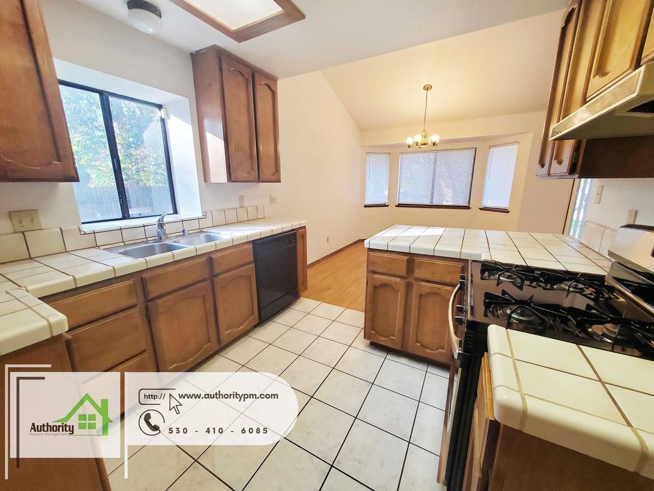 3996 Morningsun Dr - Photo 6 of 13