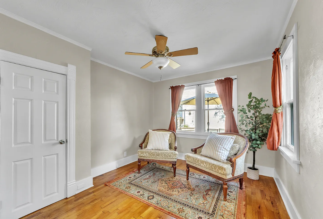 319 N Institute St - Photo 5 of 26