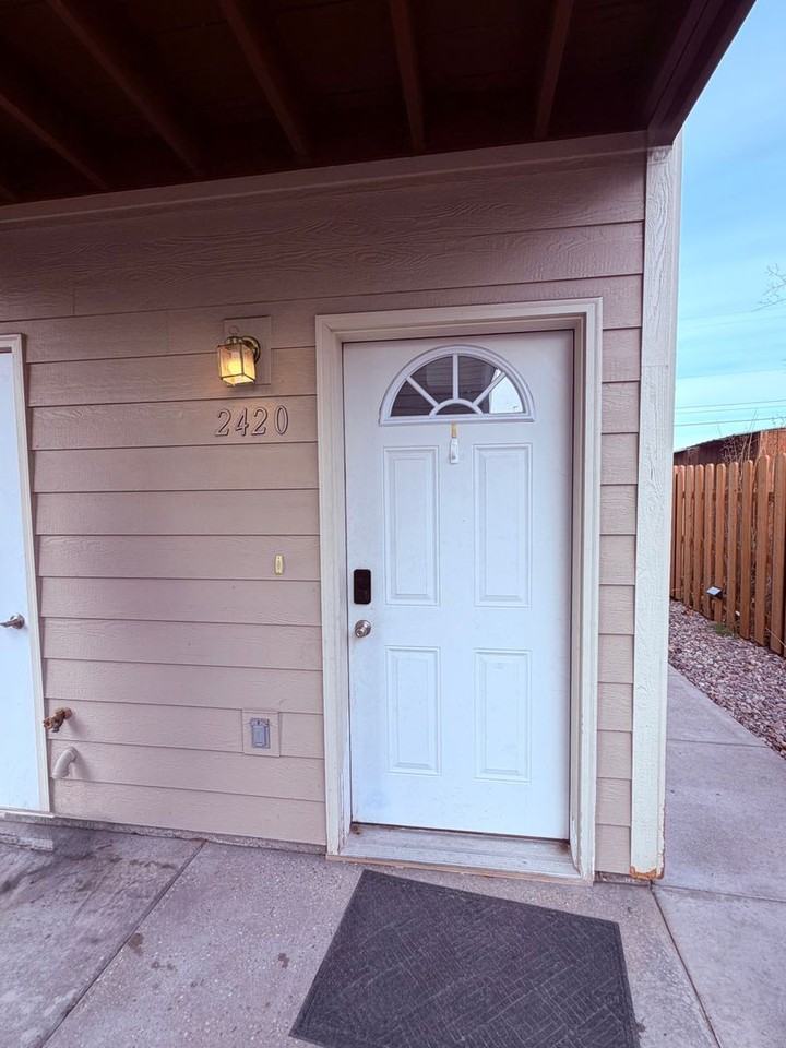 2418 Ernest Ave - Photo 2 of 2