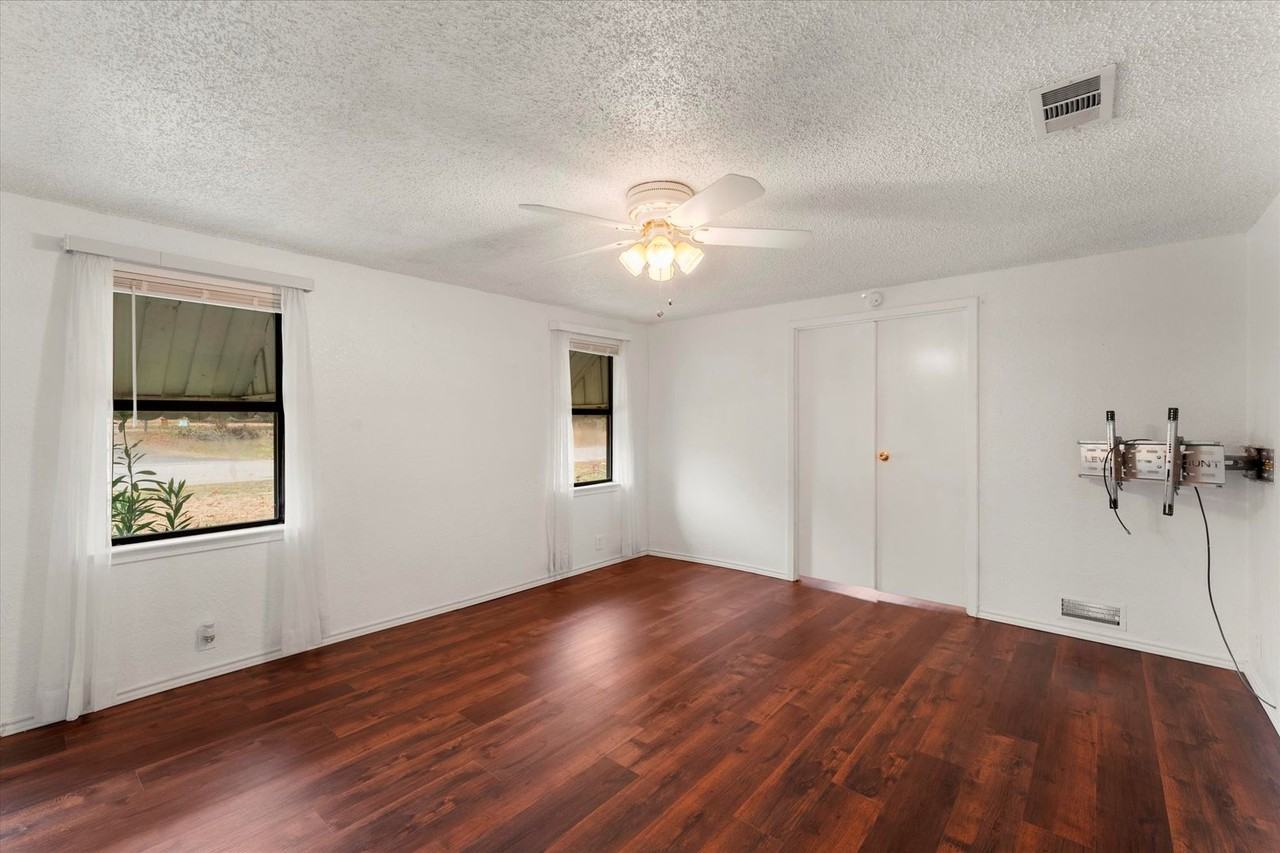 602 Legendary Ln - Photo 6 of 23