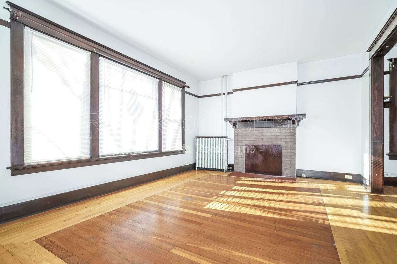 1319 6th Ave #F - Photo 5 of 16