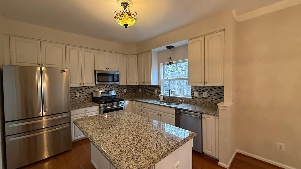 2570 Sylvan Moor Ln - Photo 2 of 19