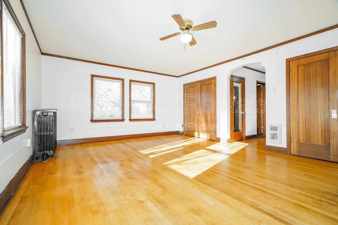1325 6th Ave #4 - Photo 4 of 16