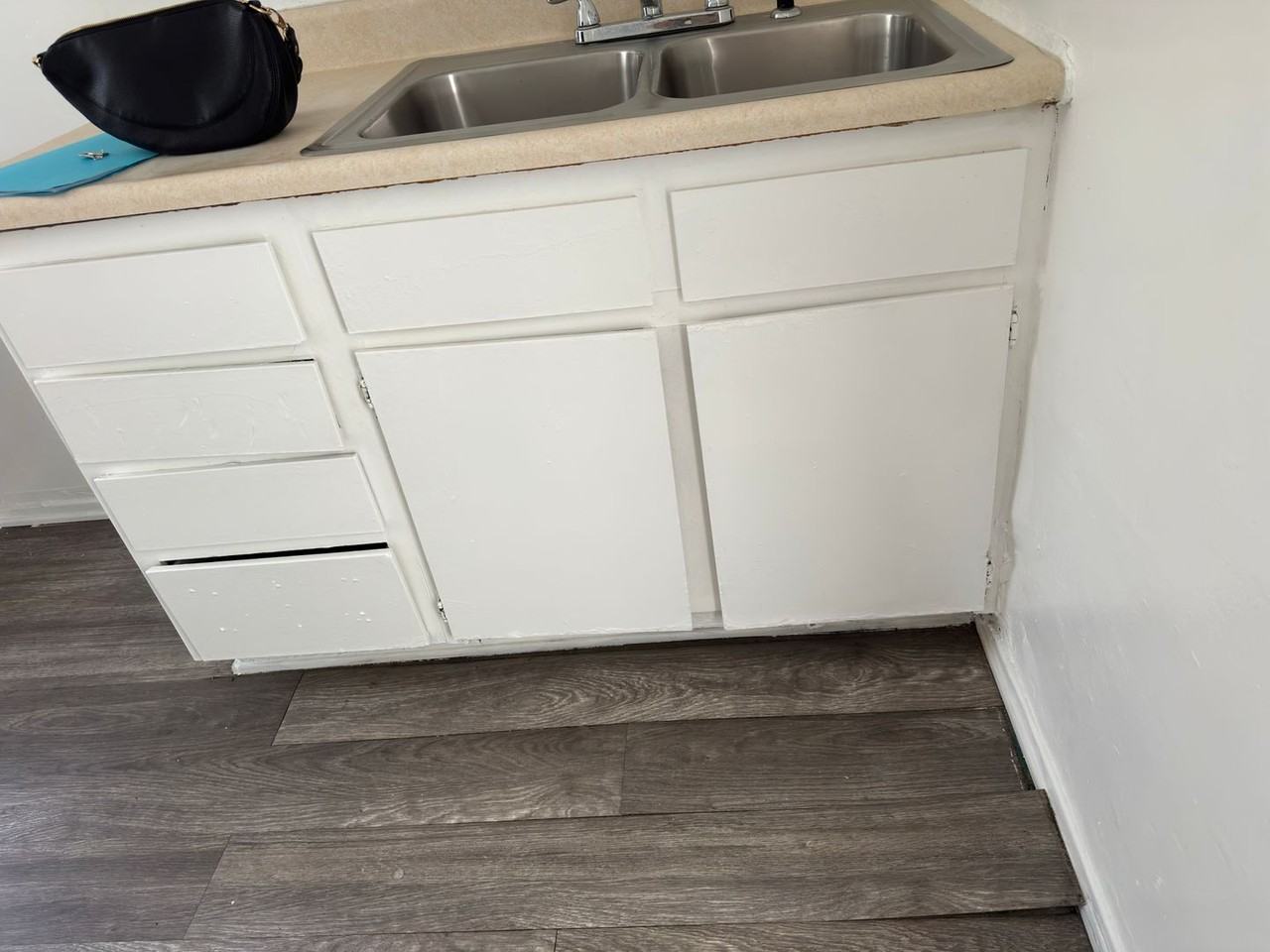 834 Davidson Ave - Photo 3 of 9