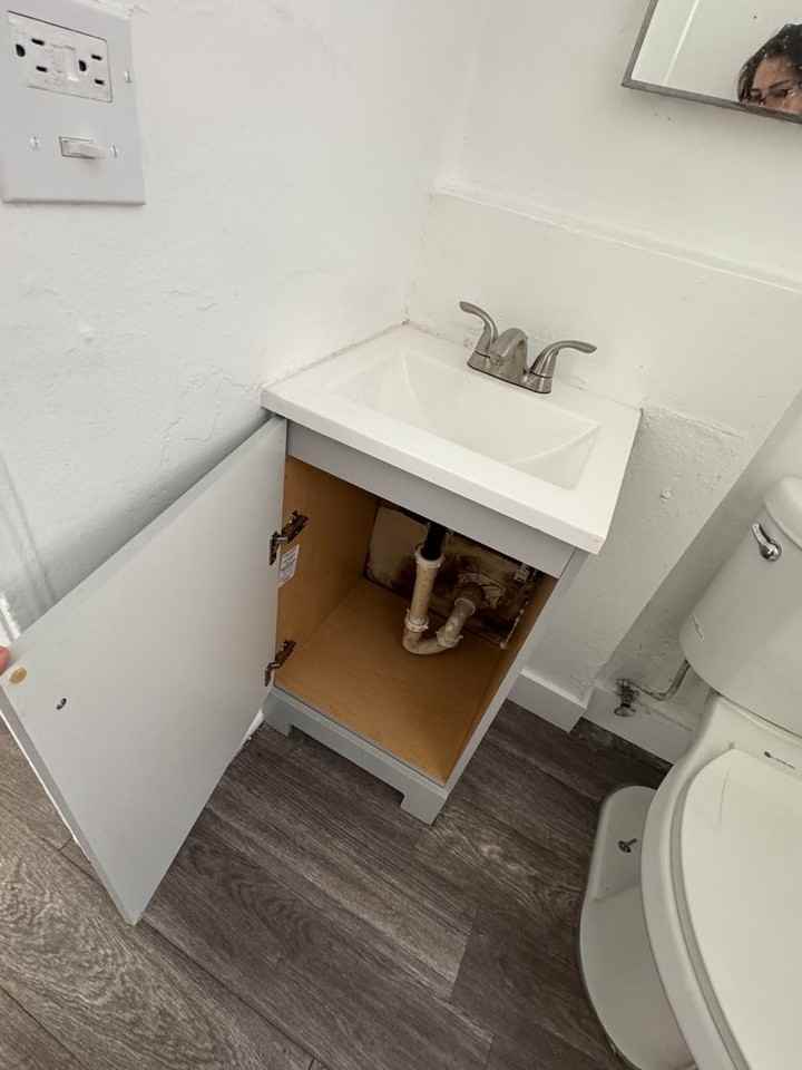 834 Davidson Ave - Photo 6 of 9