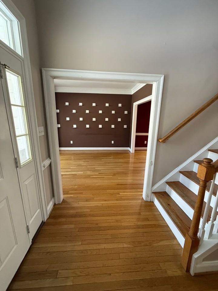 8801 Eli Pl - Photo 4 of 38