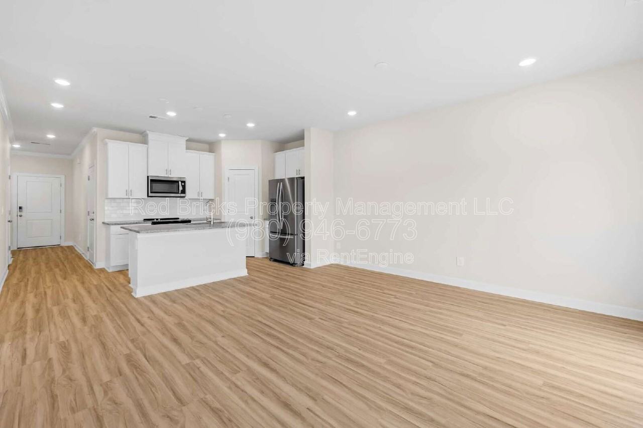 3683 Backwater St - Photo 7 of 23