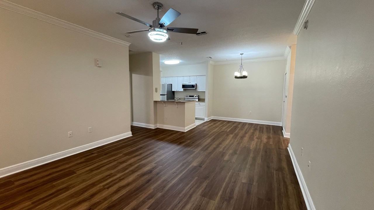 430 Southern Pecan Cir #101 - Photo 3 of 41