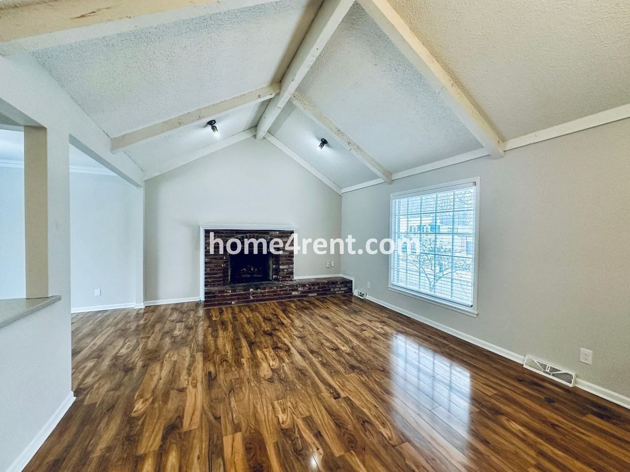 13032 W 102nd Ter - Photo 4 of 45