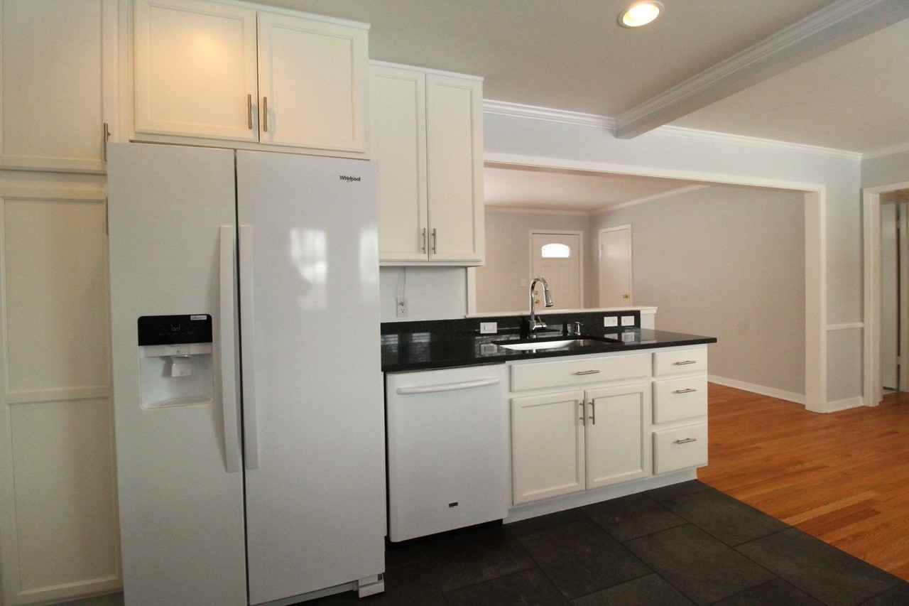 8428 Beverly Dr - Photo 6 of 21