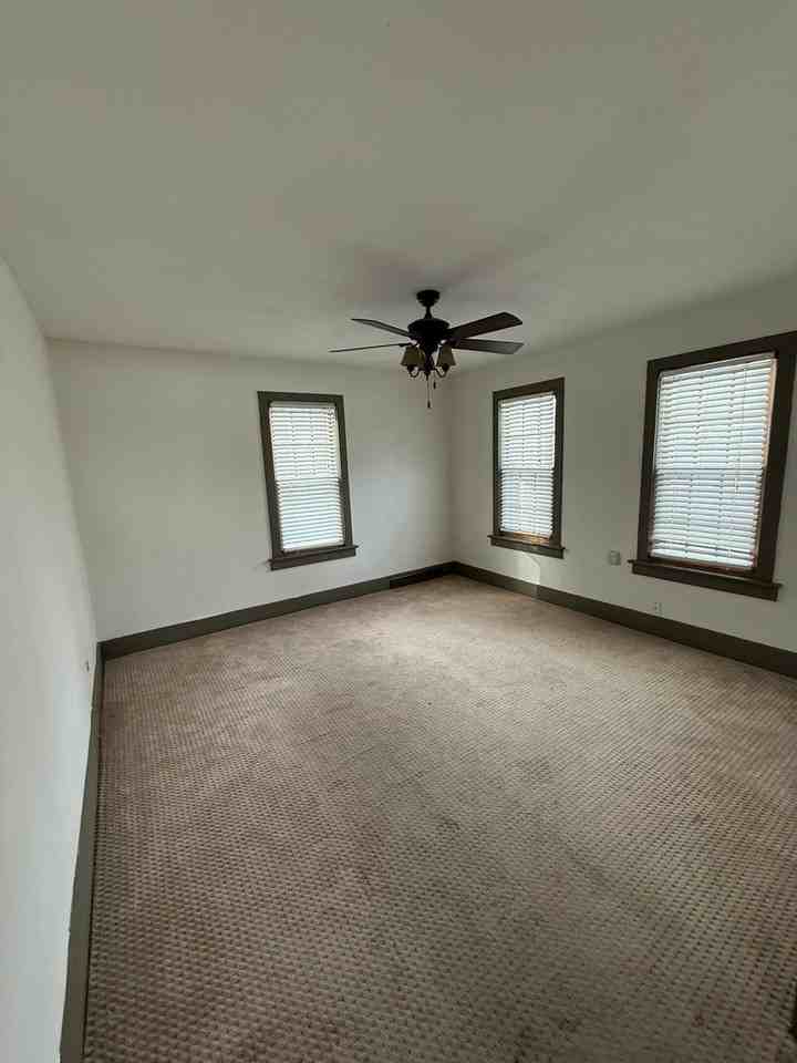 7005 Hubbard Ave - Photo 3 of 30