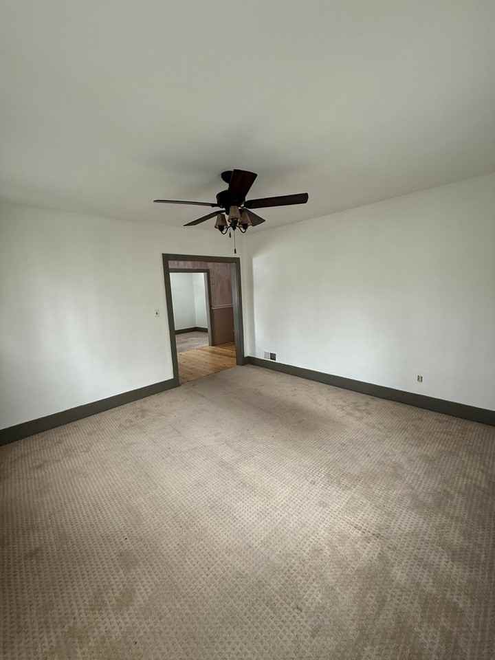 7005 Hubbard Ave - Photo 4 of 30