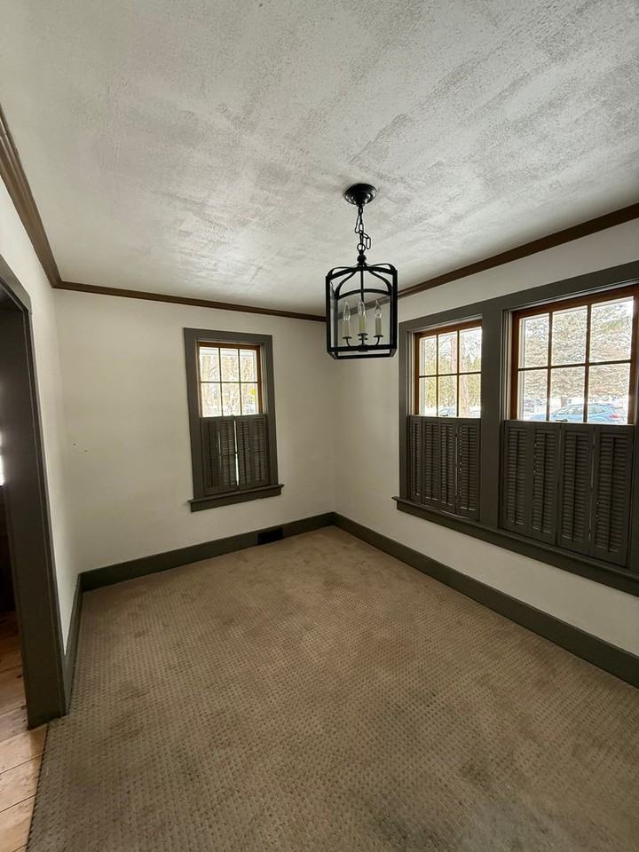 7005 Hubbard Ave - Photo 6 of 30