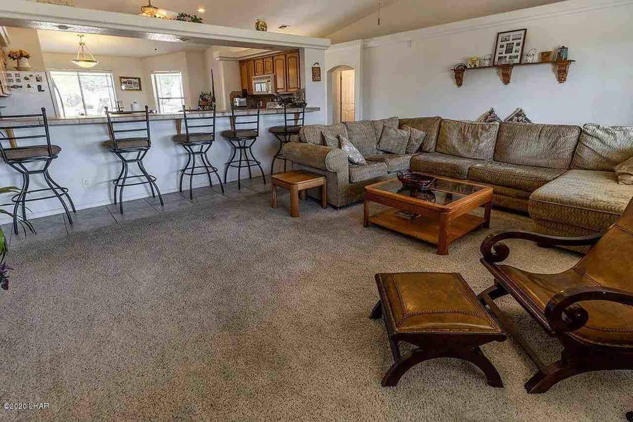 3390 Chemehuevi Blvd - Photo 4 of 19