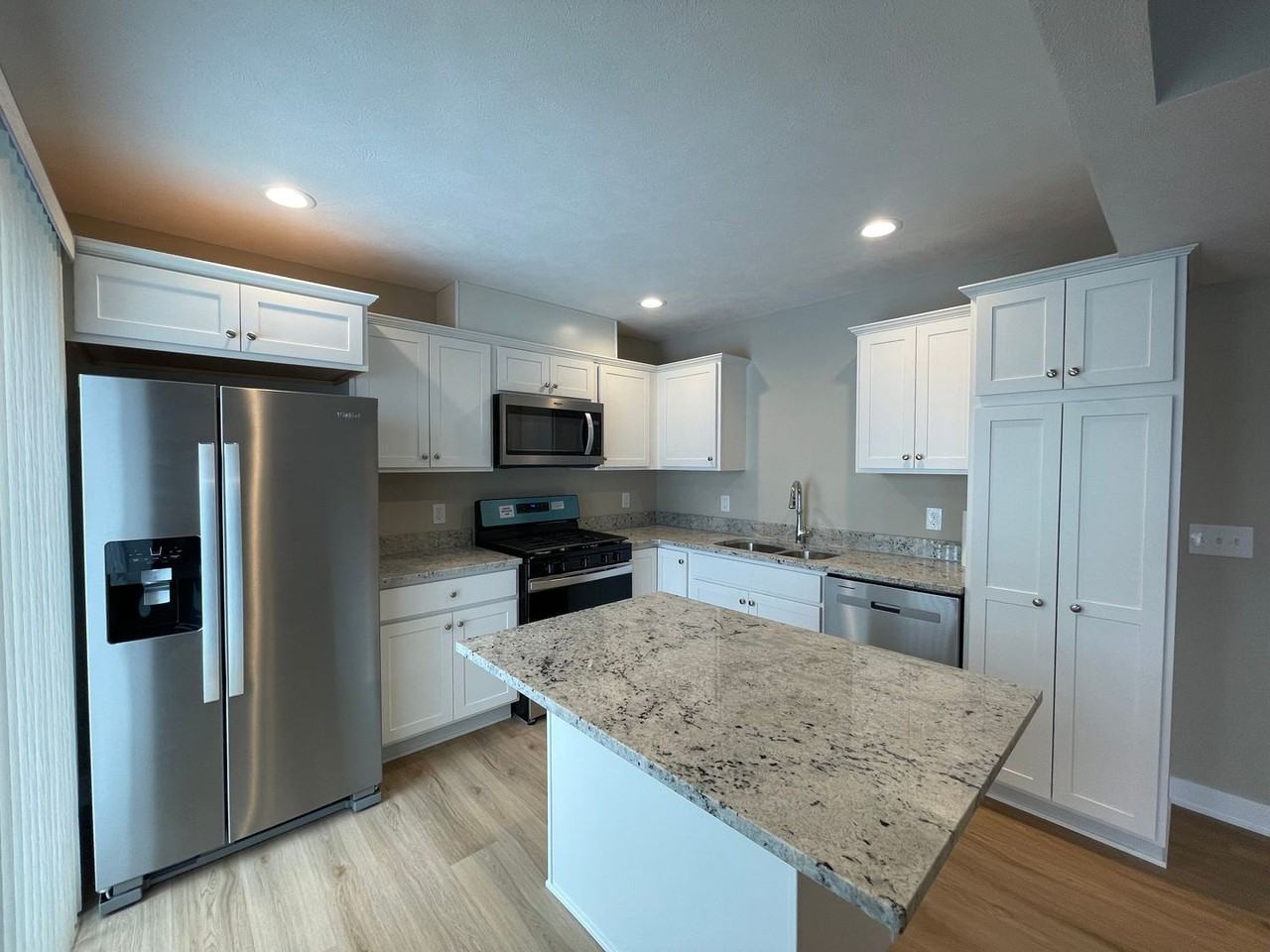 2060 Lion Gate Dr - Photo 5 of 16