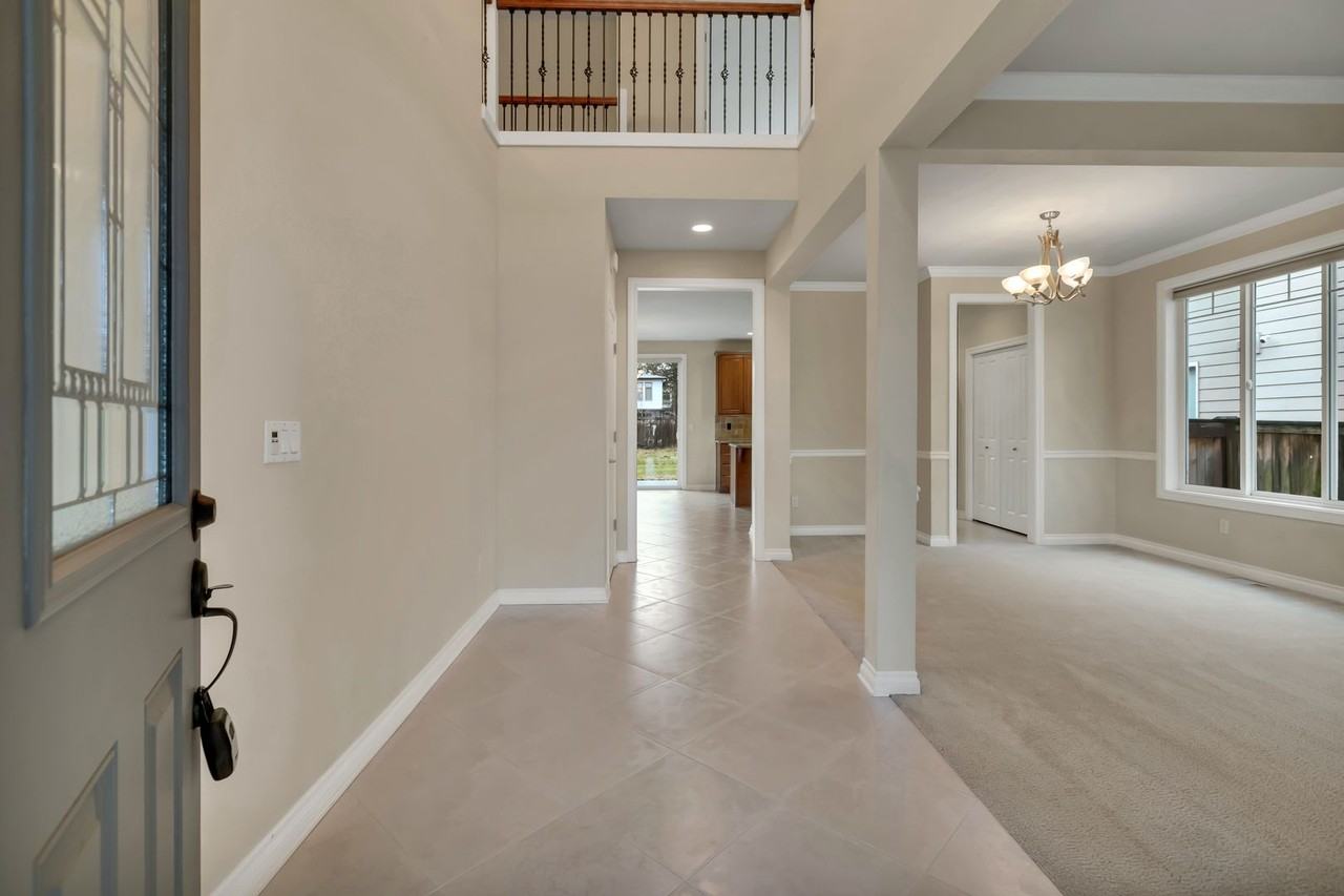 9301 126th Ave Ne - Photo 4 of 37