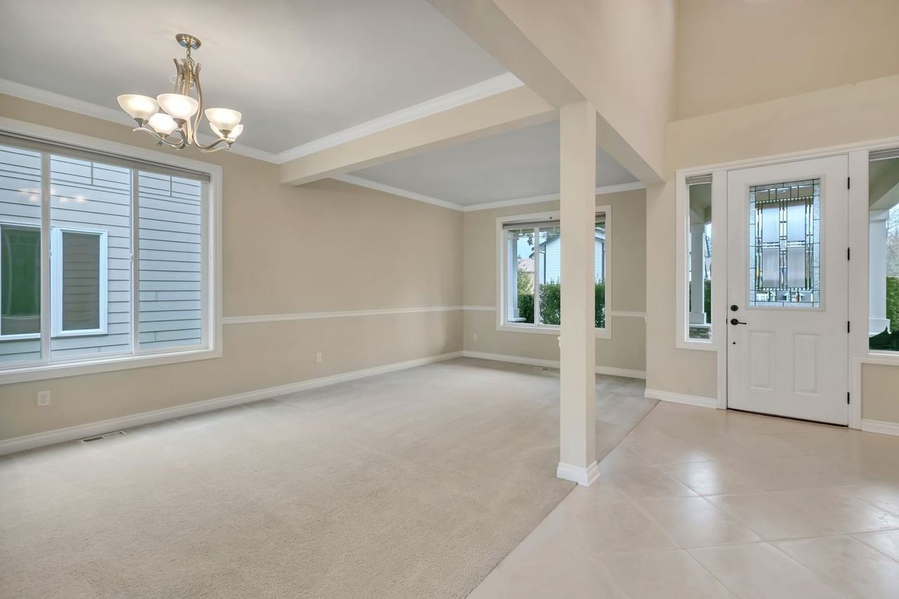 9301 126th Ave Ne - Photo 5 of 37