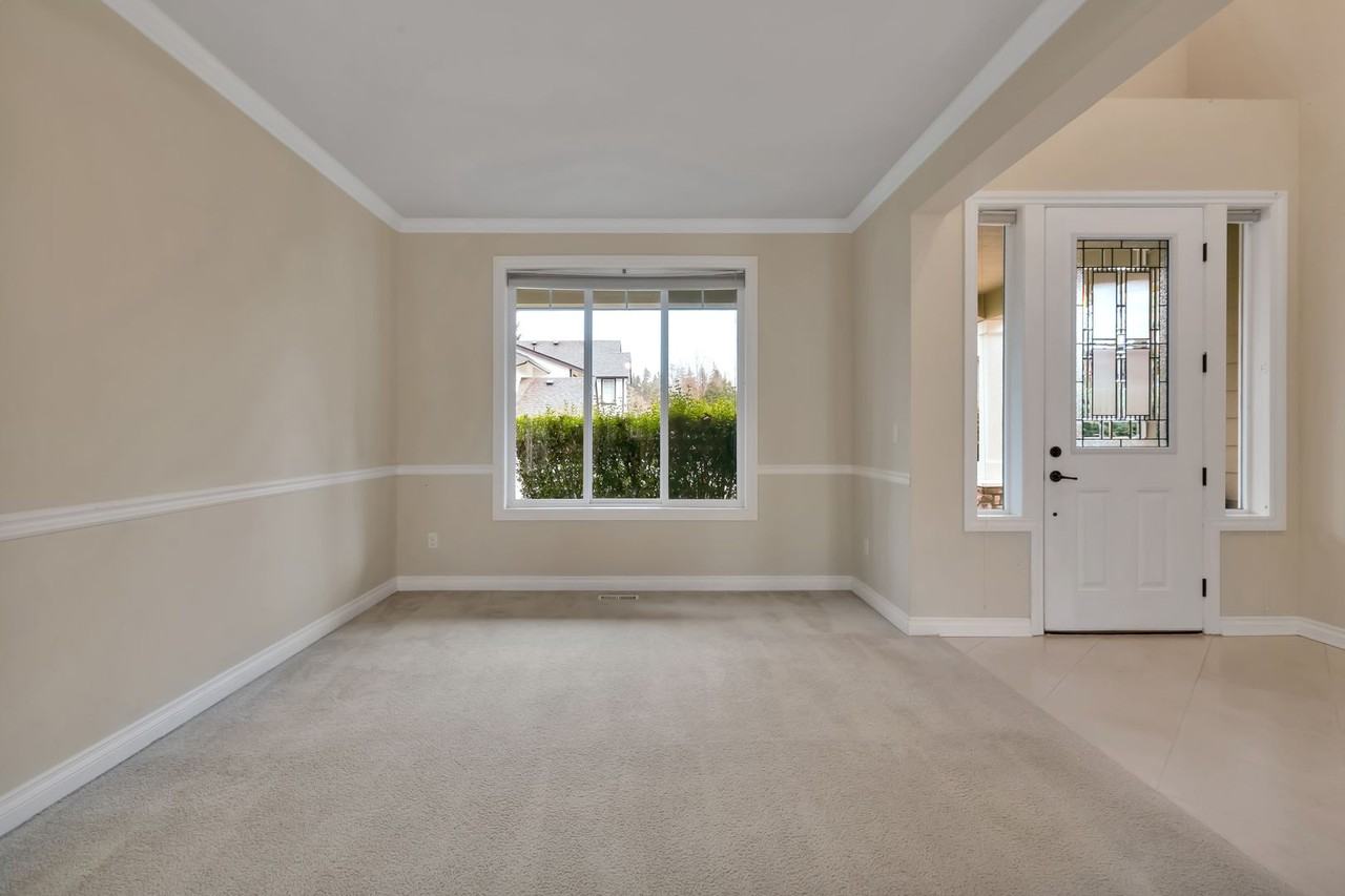 9301 126th Ave Ne - Photo 7 of 37