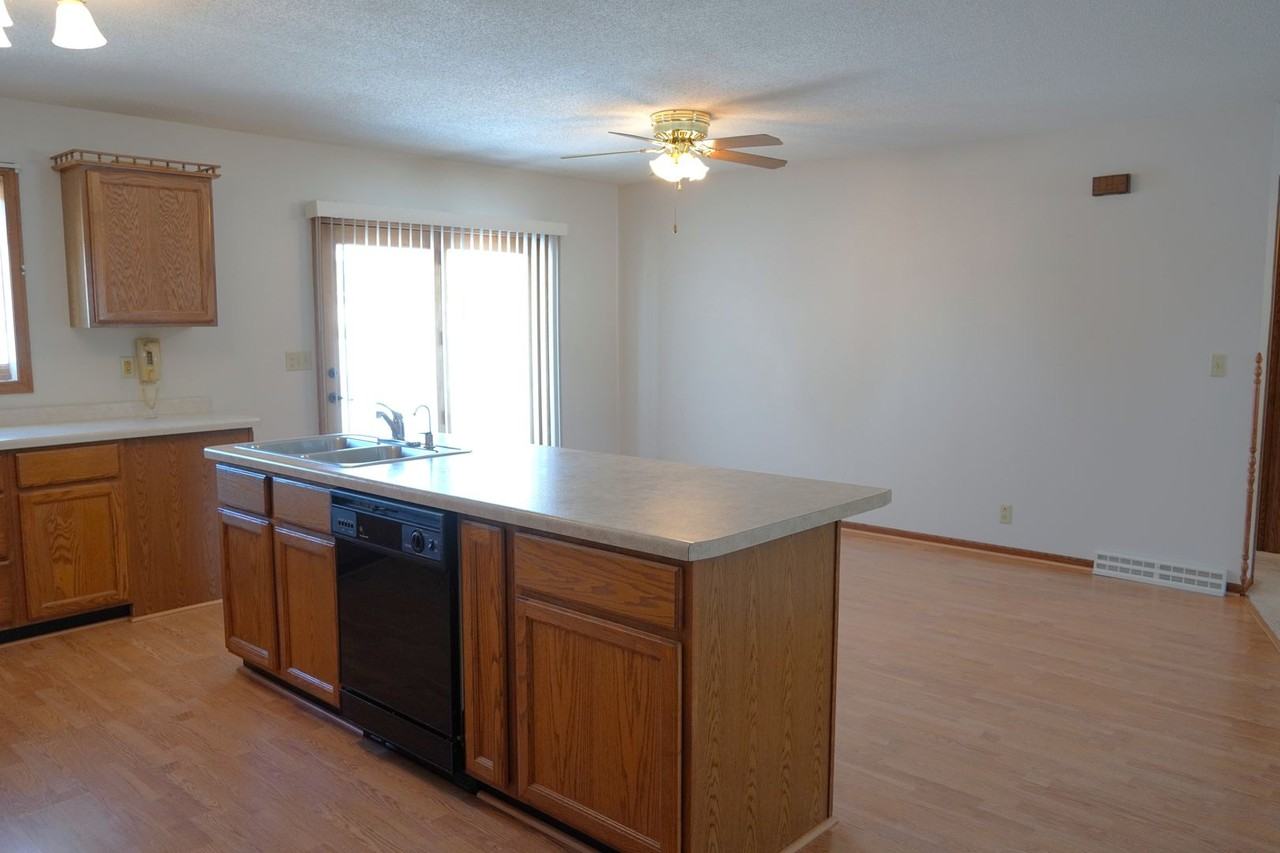 1205 Silver Ave - Photo 7 of 34