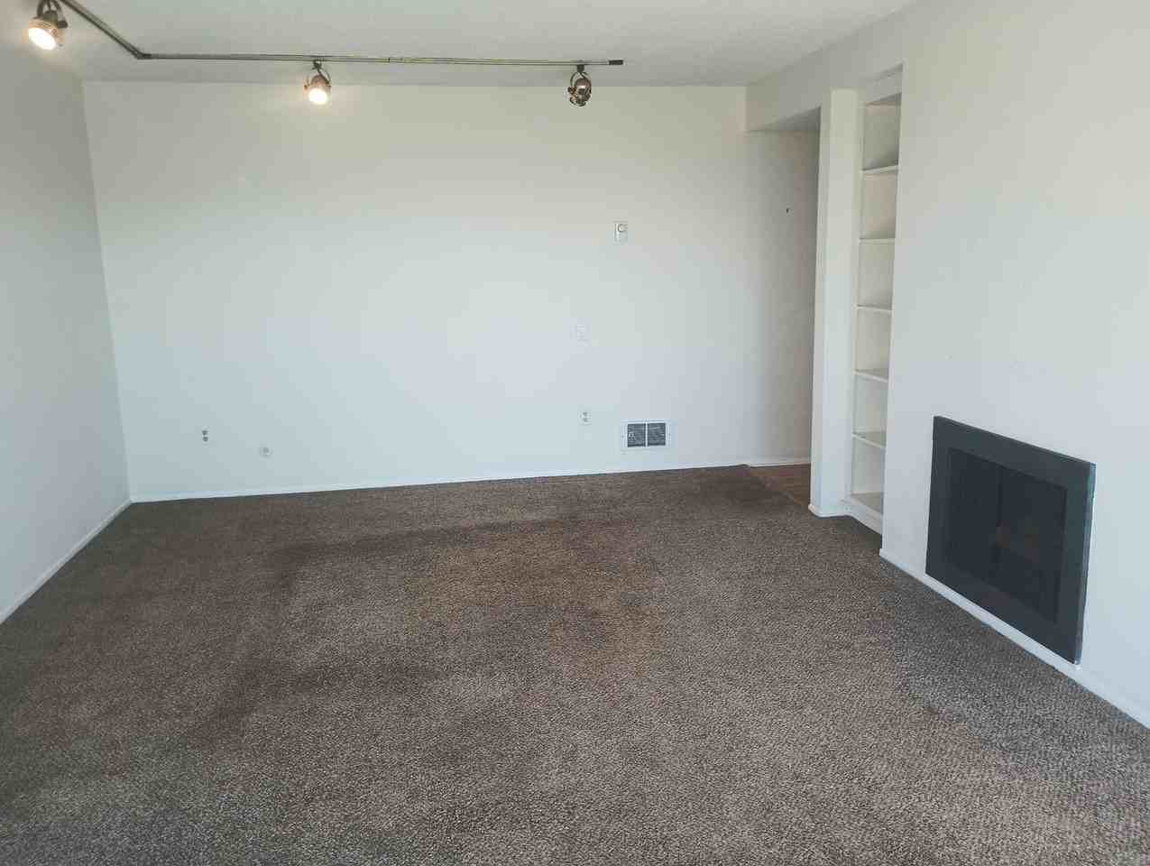 806 Sea Turf Cir - Photo 4 of 21