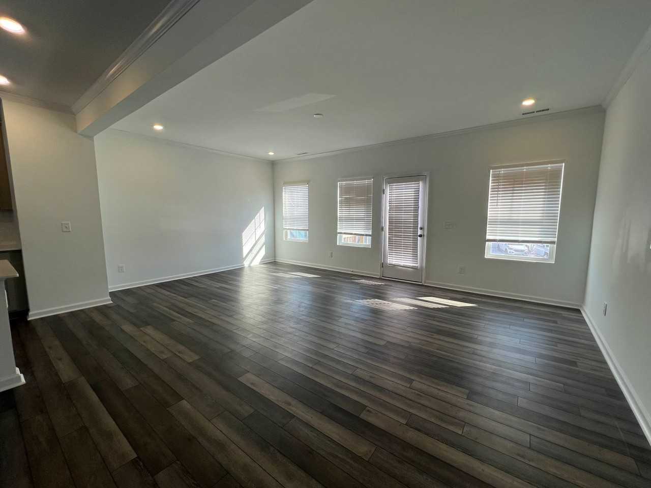 815 Basswood Glen Trl - Photo 3 of 37