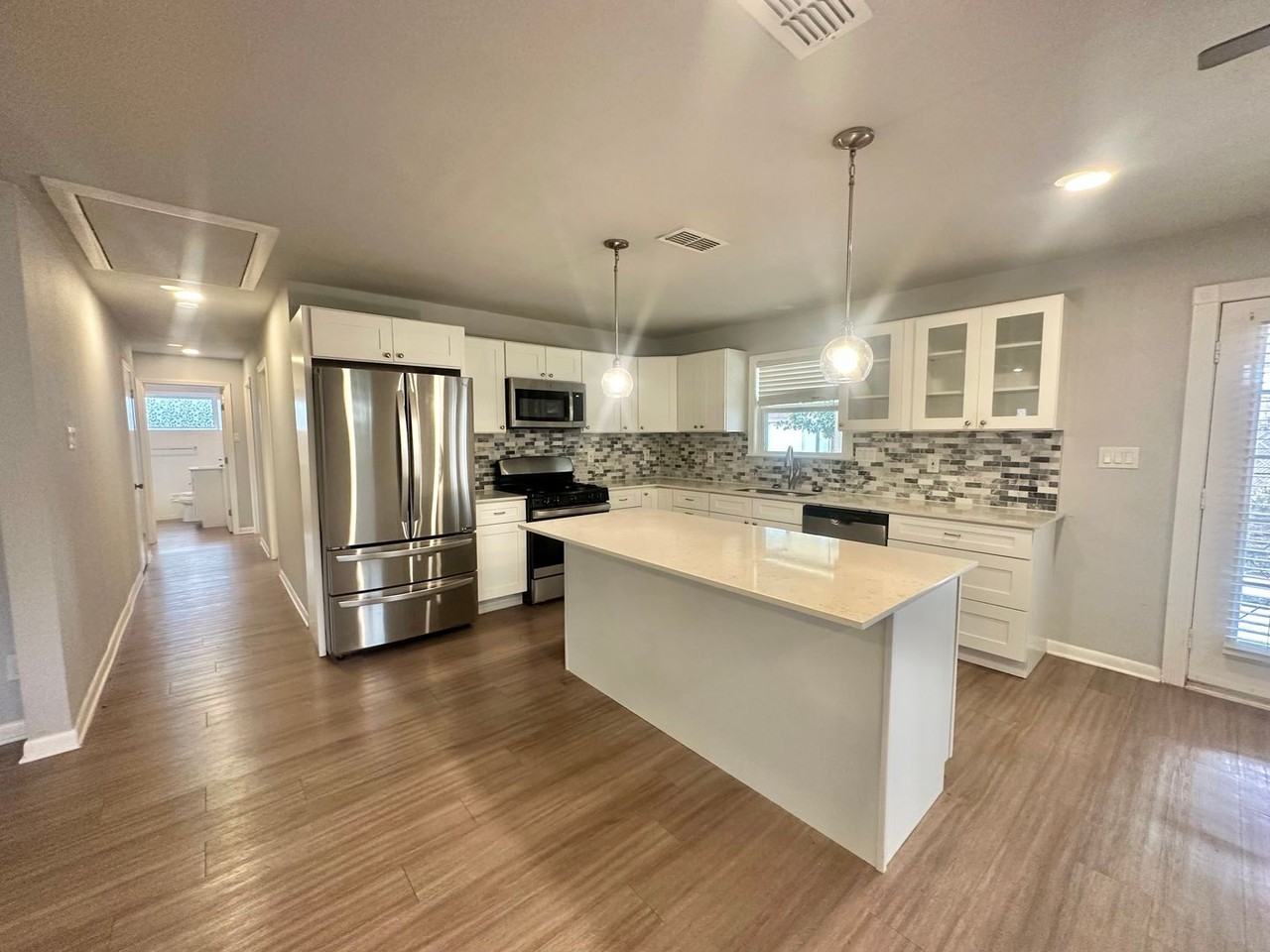 2207 N Plains Ave - Photo 6 of 23