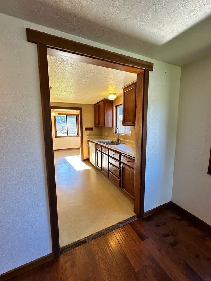 630 Evans Rd - Photo 6 of 39