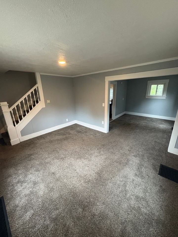 11 Courtland Dr - Photo 2 of 9