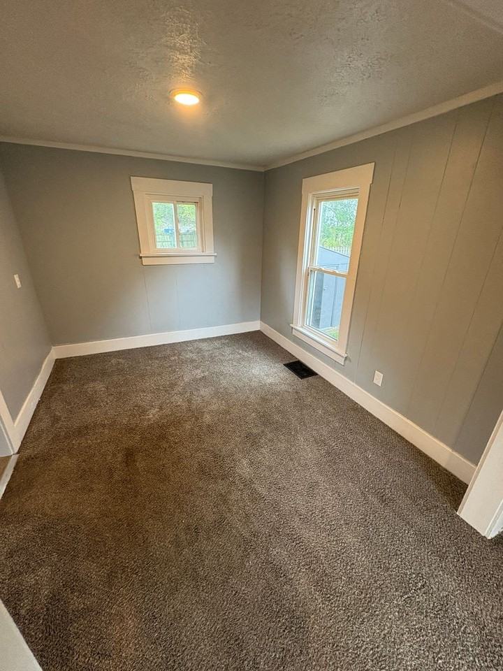 11 Courtland Dr - Photo 4 of 9