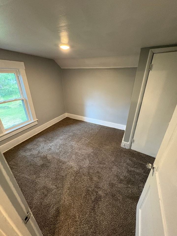 11 Courtland Dr - Photo 7 of 9